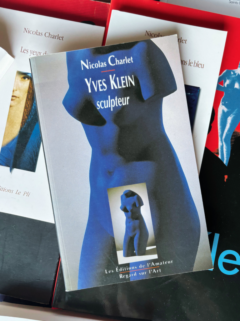 Livre "Yves Klein, sculpteur" de Nicolas Charlet