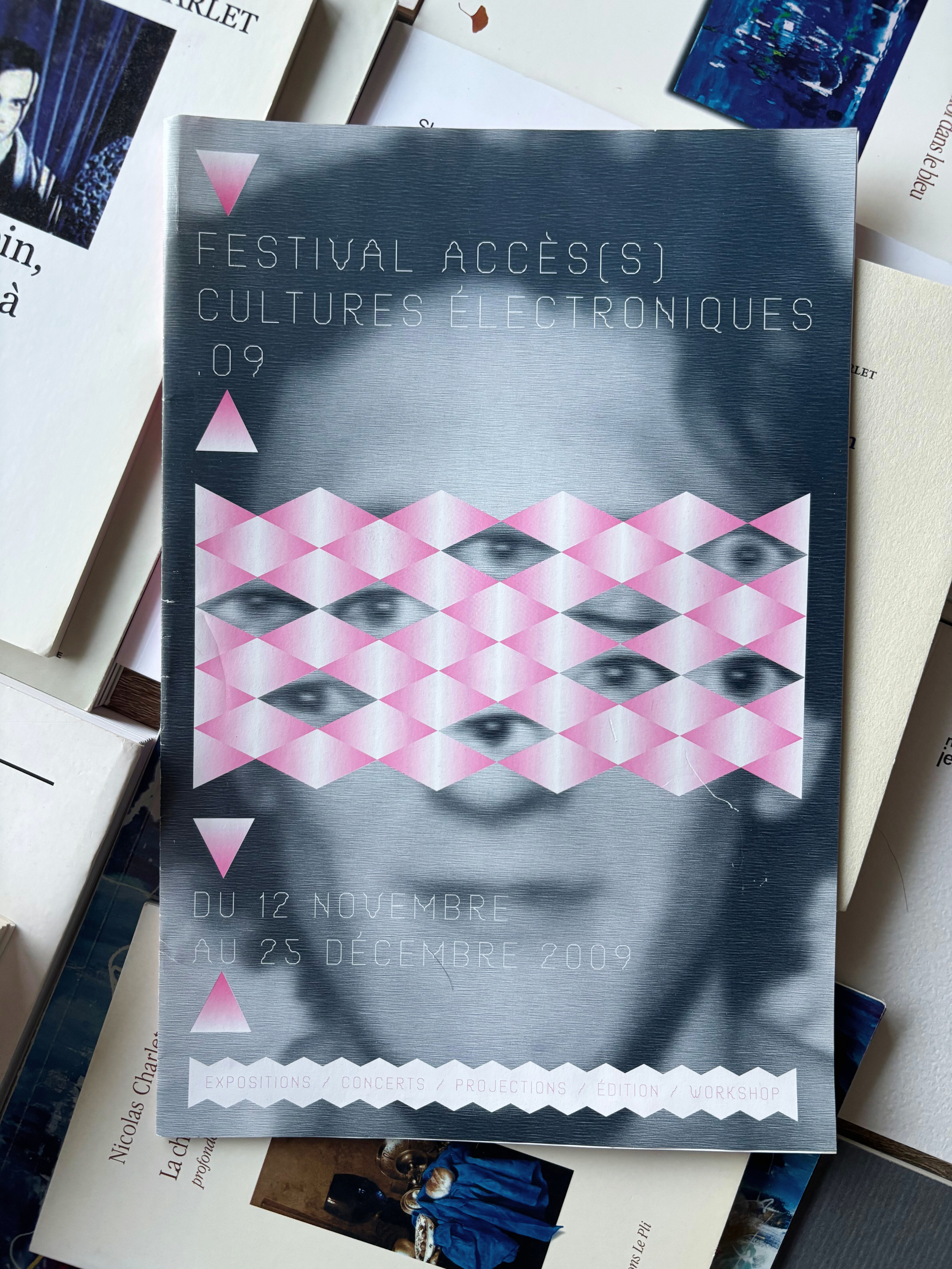 Catalogue du festival Acces(s) #09. Commissaire d'exposition : Nicolas Charlet
